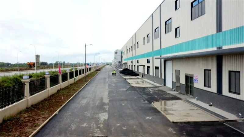 中顺洁柔(达州)30万吨浆纸一体化项目厂区外.jpg
